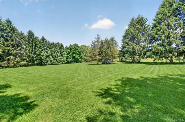 22 Beverly Drive, Warwick, NY 10990