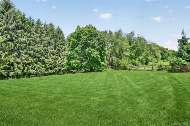 22 Beverly Drive, Warwick, NY 10990