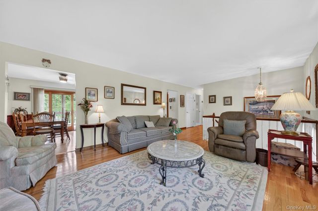 22 Beverly Drive, Warwick, NY 10990