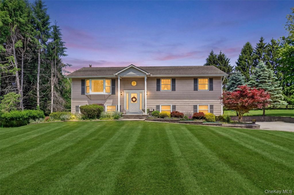 22 Beverly Drive, Warwick, NY 10990