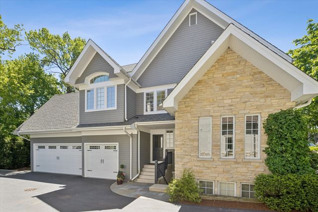 829 S Thurlow Street, Hinsdale, IL 60521
