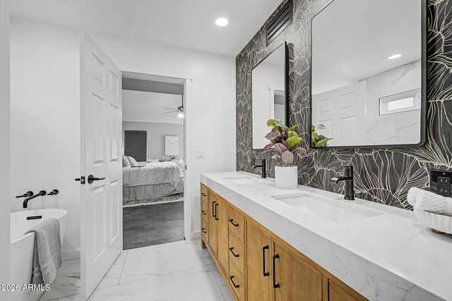 902 N SAINT ELENA Street, Gilbert, AZ 85234