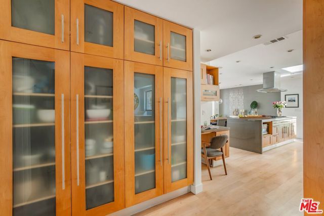 874 N Norman Place, Los Angeles, CA 90049