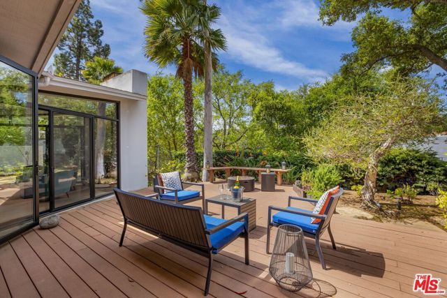 874 N Norman Place, Los Angeles, CA 90049