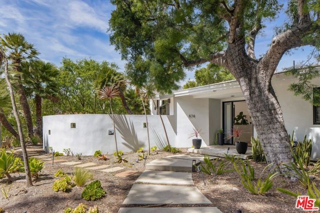 874 N Norman Place, Los Angeles, CA 90049