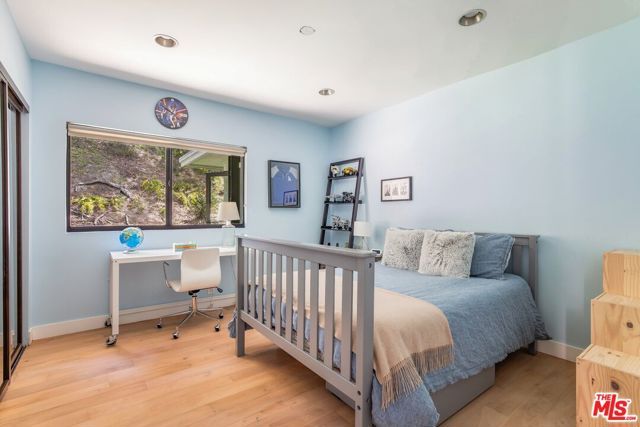 874 N Norman Place, Los Angeles, CA 90049