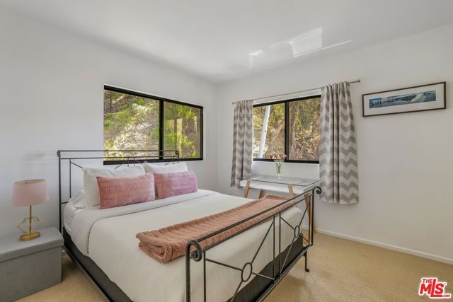 874 N Norman Place, Los Angeles, CA 90049