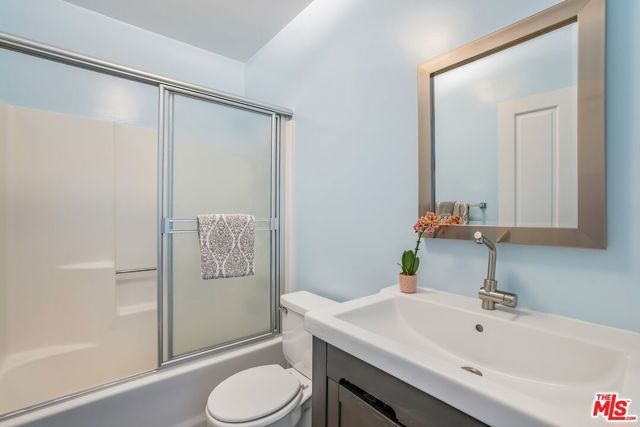 874 N Norman Place, Los Angeles, CA 90049