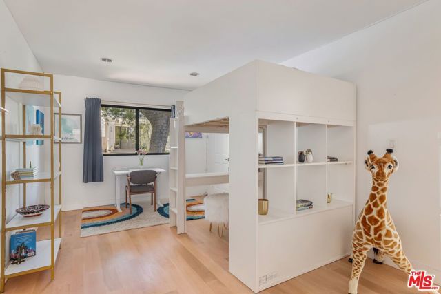874 N Norman Place, Los Angeles, CA 90049