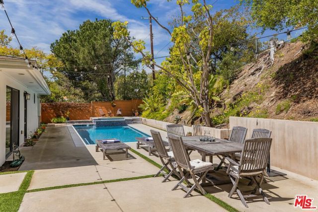 874 N Norman Place, Los Angeles, CA 90049