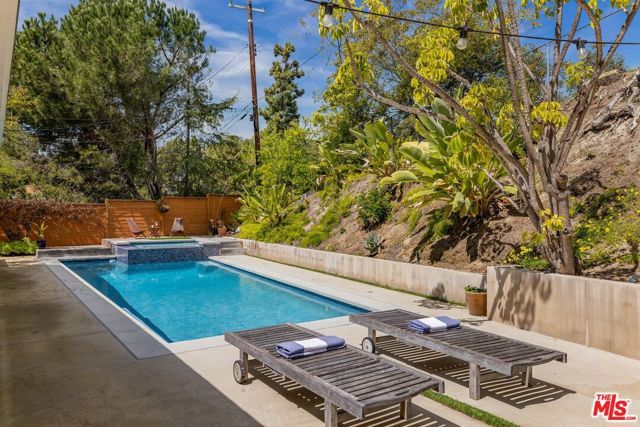 874 N Norman Place, Los Angeles, CA 90049