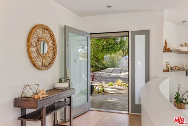 874 N Norman Place, Los Angeles, CA 90049