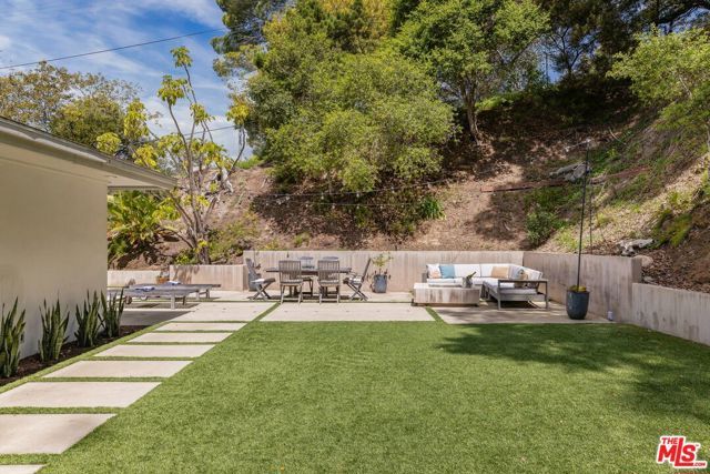 874 N Norman Place, Los Angeles, CA 90049