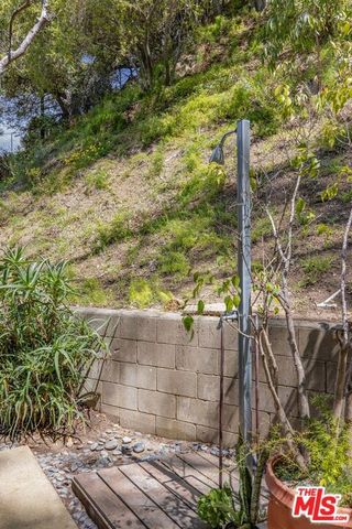 874 N Norman Place, Los Angeles, CA 90049