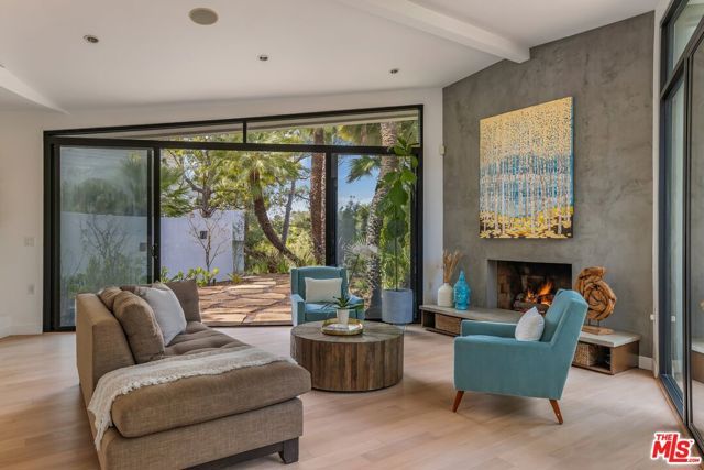 874 N Norman Place, Los Angeles, CA 90049
