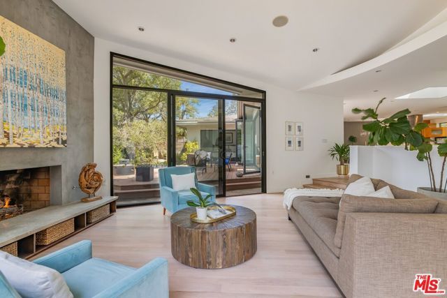 874 N Norman Place, Los Angeles, CA 90049
