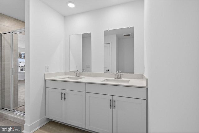 135 JOHN VANZANDT DR, Titusville, NJ 08560