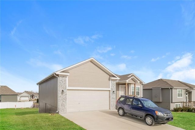 1108 NW Hilltop Lane, Grain Valley, MO 64029