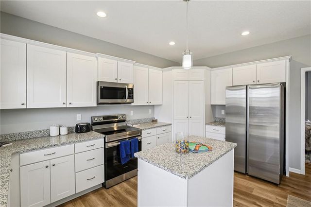 1108 NW Hilltop Lane, Grain Valley, MO 64029