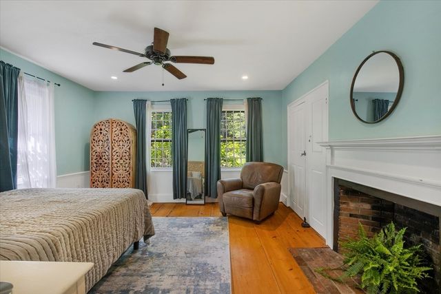 15 Carver St, Halifax, MA 02338