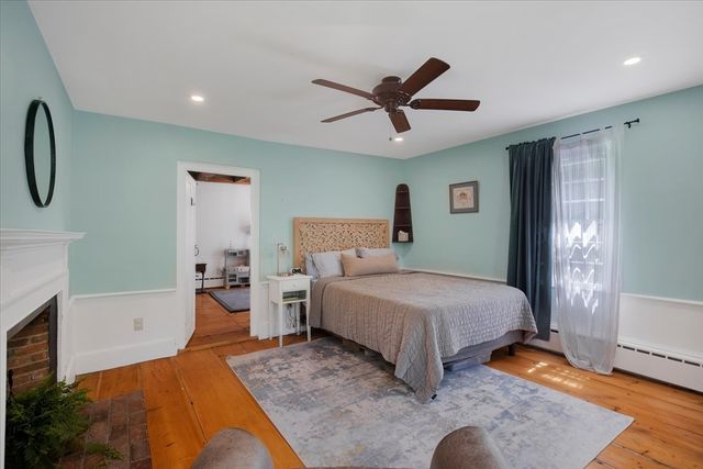 15 Carver St, Halifax, MA 02338