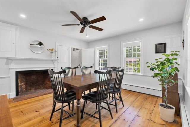 15 Carver St, Halifax, MA 02338