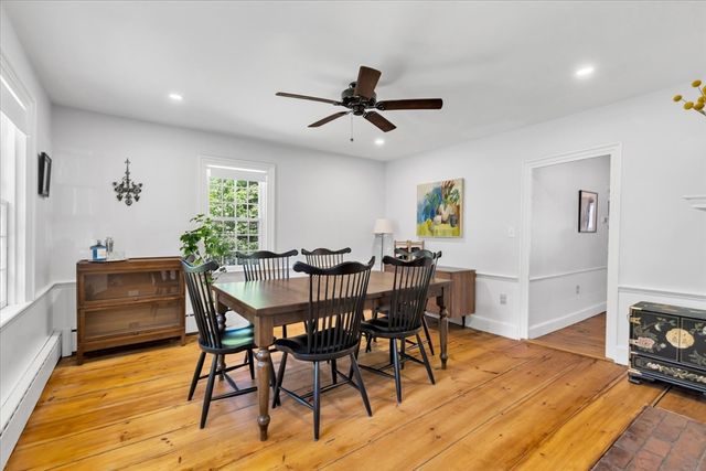 15 Carver St, Halifax, MA 02338
