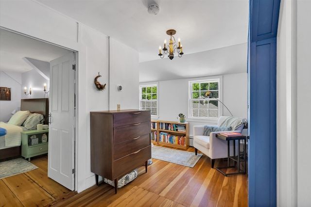15 Carver St, Halifax, MA 02338