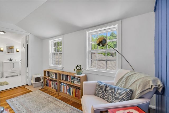 15 Carver St, Halifax, MA 02338