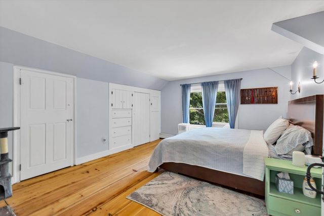 15 Carver St, Halifax, MA 02338