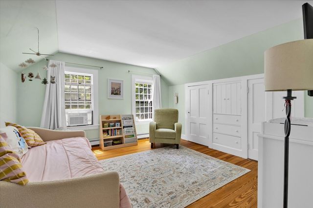 15 Carver St, Halifax, MA 02338