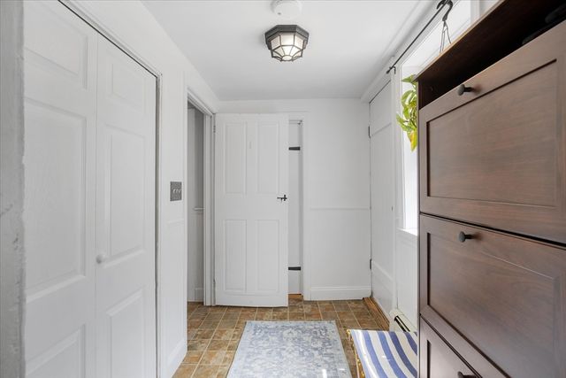 15 Carver St, Halifax, MA 02338