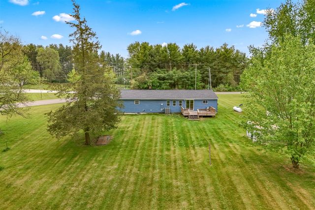 1240 E Hastings Lake Road, Jonesville, MI 49250