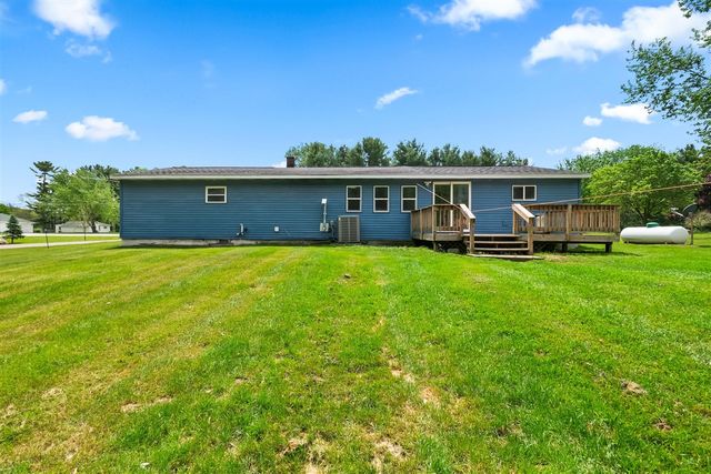 1240 E Hastings Lake Road, Jonesville, MI 49250