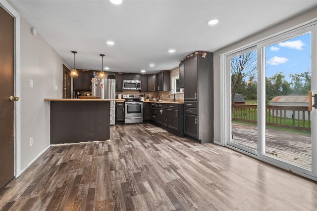 1240 E Hastings Lake Road, Jonesville, MI 49250