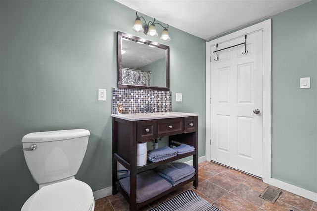 1240 E Hastings Lake Road, Jonesville, MI 49250