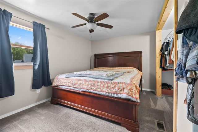 1240 E Hastings Lake Road, Jonesville, MI 49250