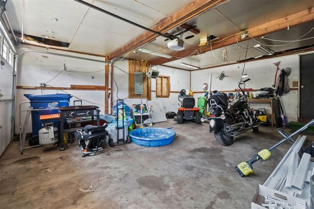 1240 E Hastings Lake Road, Jonesville, MI 49250
