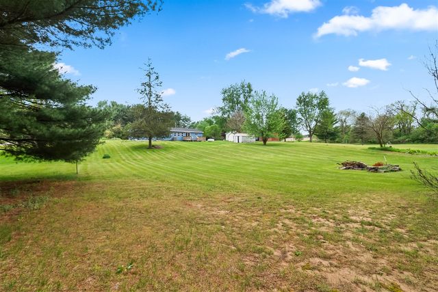 1240 E Hastings Lake Road, Jonesville, MI 49250