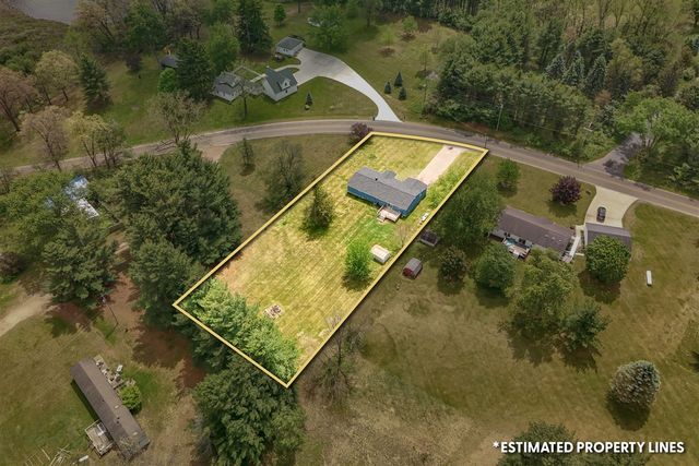 1240 E Hastings Lake Road, Jonesville, MI 49250