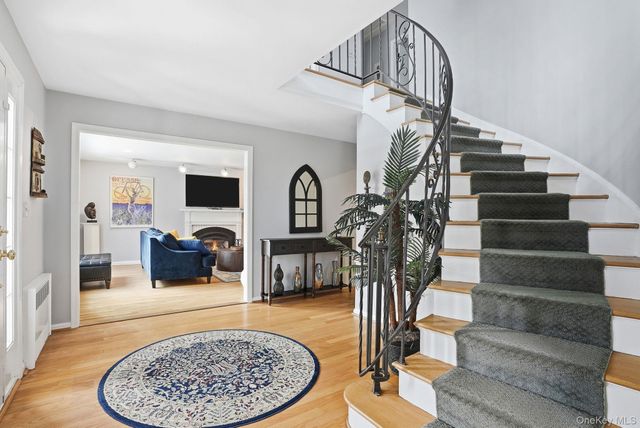 15 Beech Hill Road, Scarsdale, NY 10583