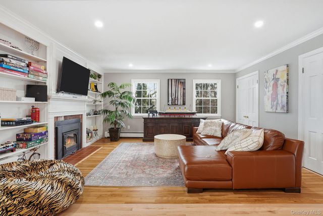 15 Beech Hill Road, Scarsdale, NY 10583