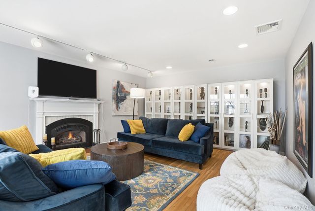 15 Beech Hill Road, Scarsdale, NY 10583