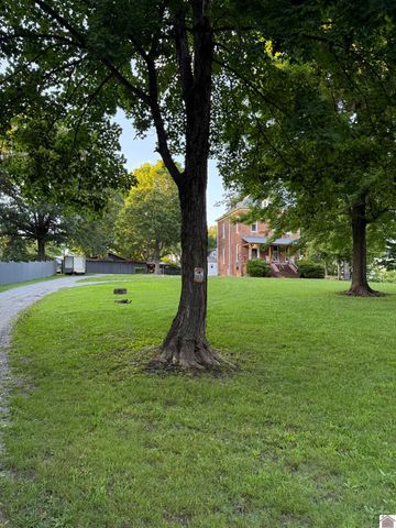 115 Pierce St, Marion, KY 42064