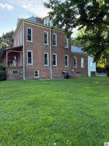 115 Pierce St, Marion, KY 42064