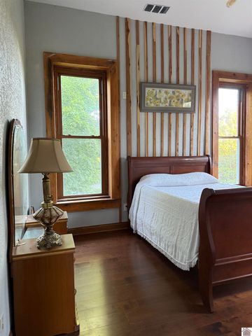 115 Pierce St, Marion, KY 42064