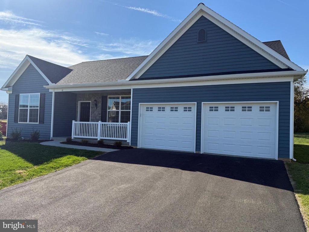 61 BENNINGTON WAY, Carlisle, PA 17013