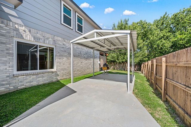 2012 Collington Drive, Roanoke, TX 76262