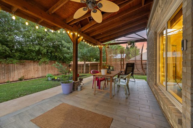 2012 Collington Drive, Roanoke, TX 76262