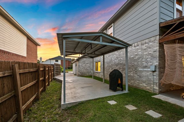 2012 Collington Drive, Roanoke, TX 76262